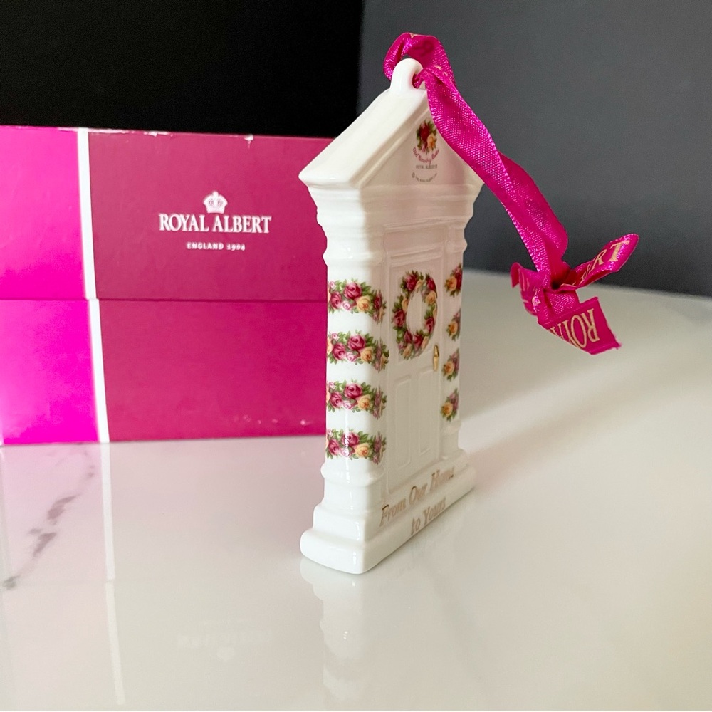 "From Our Home to Yours" Door Ornament - Old Country Roses by Royal Albert - Picture 2 of 7